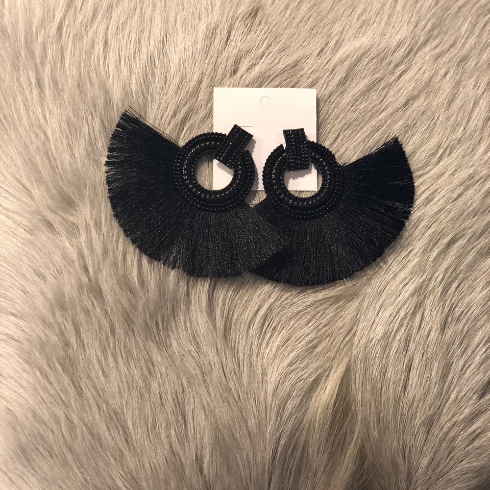 BNWT Black fringe statement earrings!